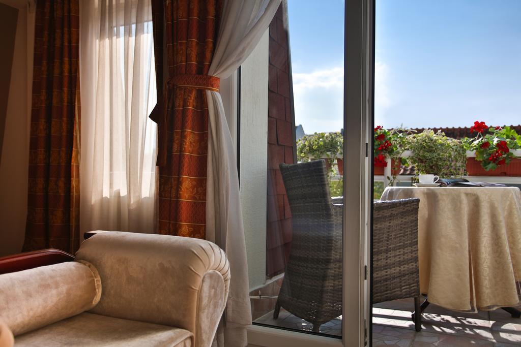Garni Hotel President De Luxe Kragujevac Zimmer foto