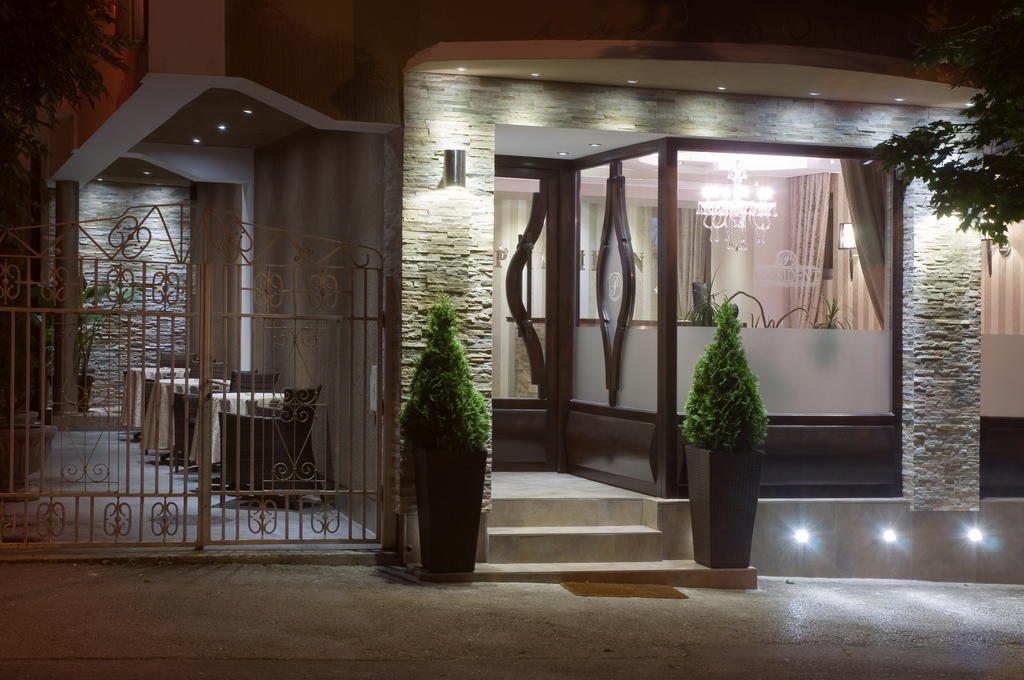 Garni Hotel President De Luxe Kragujevac Exterior foto